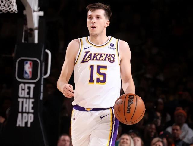 电竞比分-逆境之下，里夫斯两救湖人！10胜1负赢球定律上线